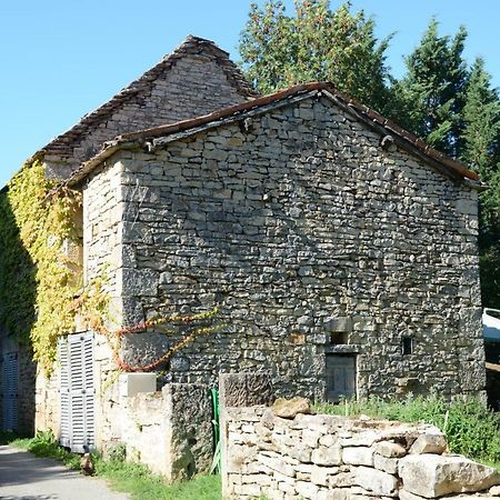 Le Moulin A Huile Bed & Breakfast Vailhourles Exterior photo