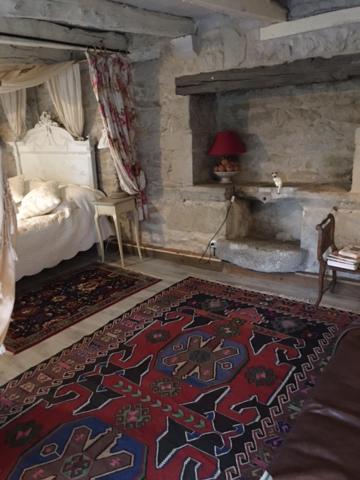 Le Moulin A Huile Bed & Breakfast Vailhourles Exterior photo